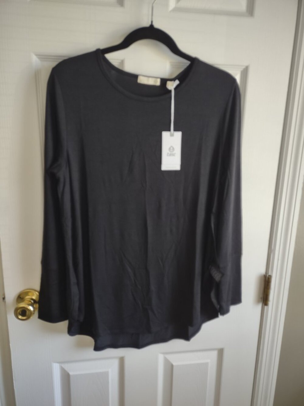 Tasc Performance Jenny - silky soft sun protection tunic top SPF - NWT - size M